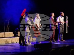 Postmodern Jukebox изправиха публиката в София на крака, снимка – Даниел Димитров/БТА