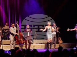 Postmodern Jukebox изправиха публиката в София на крака, снимка – Даниел Димитров/БТА