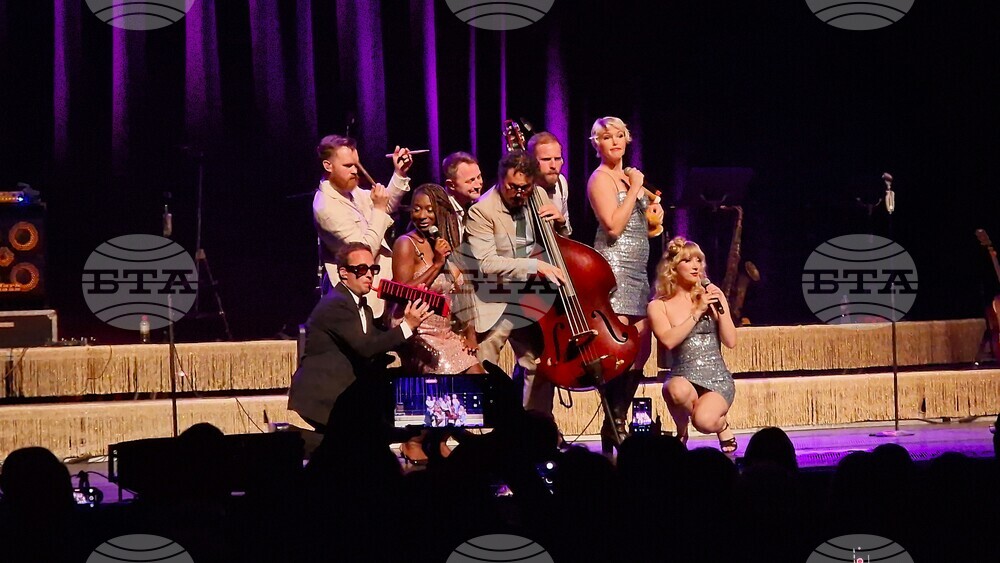 Postmodern Jukebox за седми път изправи публиката в София на крака