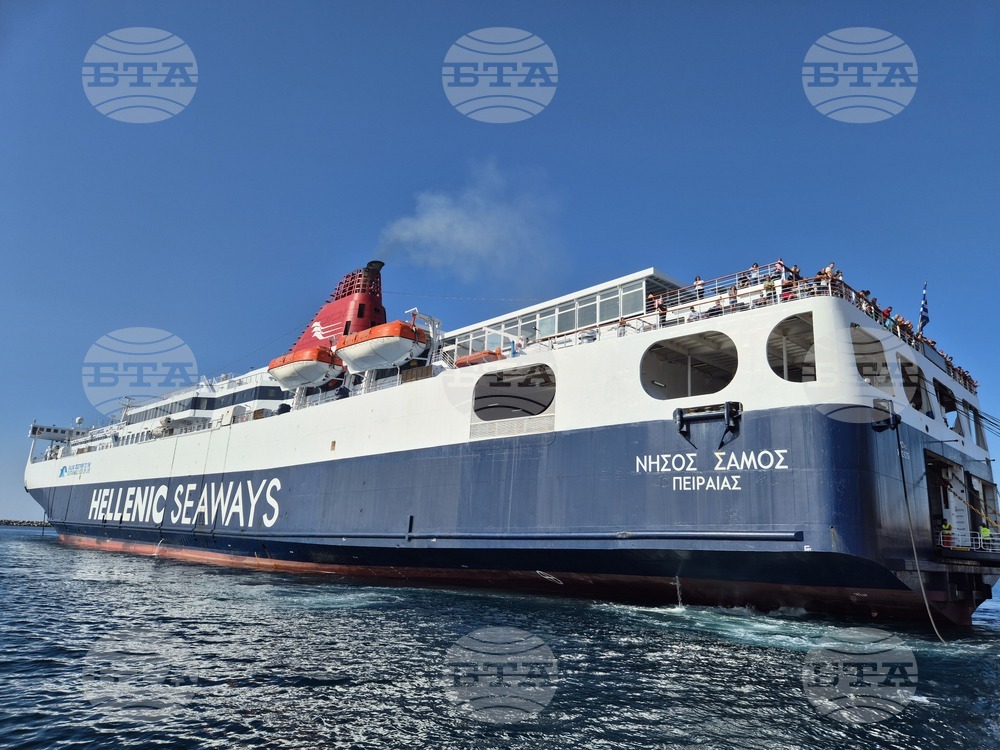 Силен вятър в Егейско море спря сутрешните фериботи от Пирея, Рафина и Лаврио