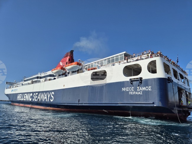 Силен вятър в Егейско море спря сутрешните фериботи от Пирея, Рафина и Лаврио