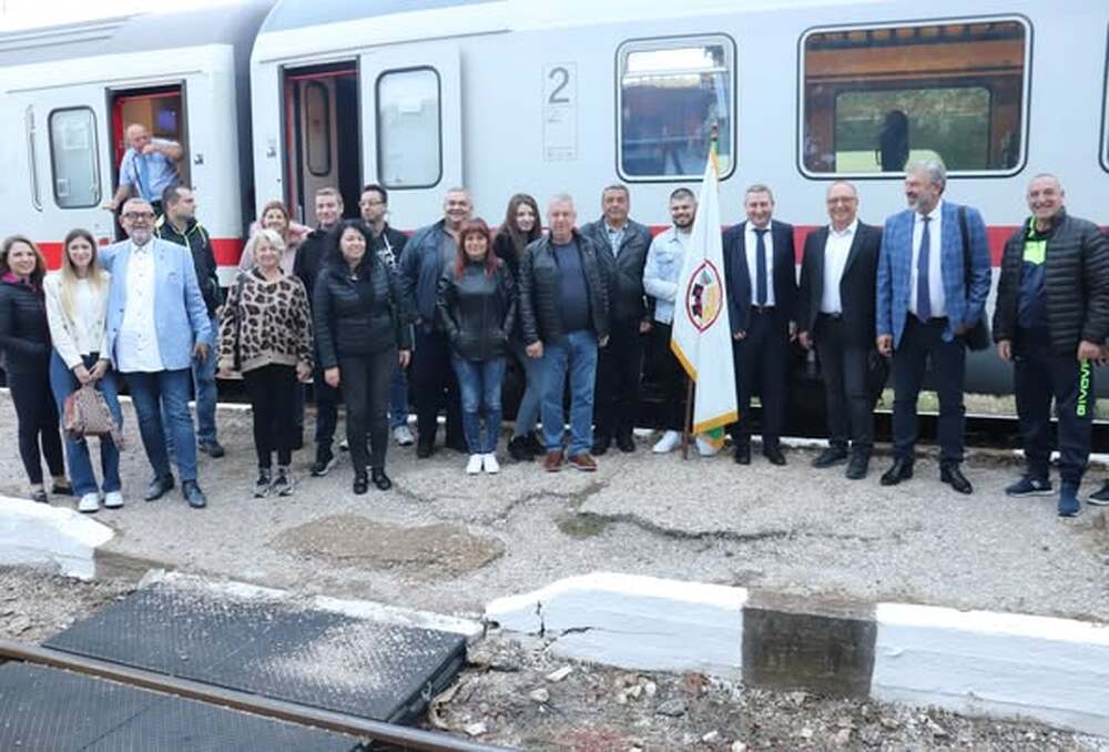 Русе запазва директните си влакове за София, Пловдив и Варна. Обмисля се пускането и на пътнически влак до Шумен