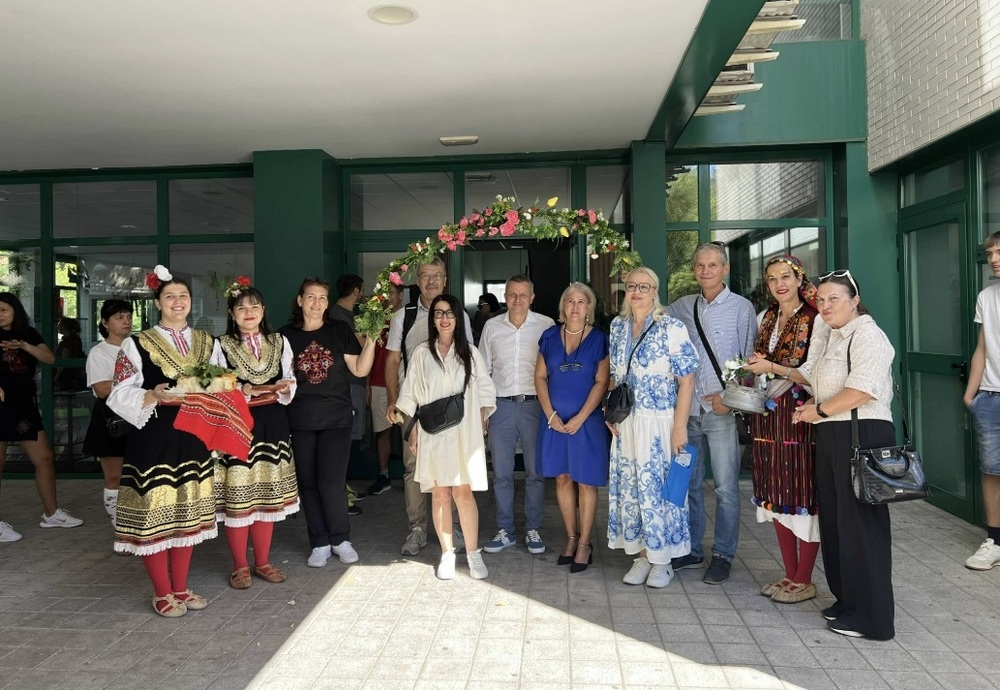 Представители на Югозападния университет „Неофит Рилски“ бяха гости на тържества в Българското училище „Св. Иван Рилски“ в Мадрид и Мостолес