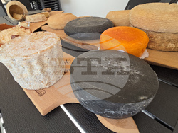 Село Черни Вит - Празник на домашните сирена