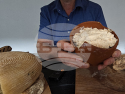 Село Черни Вит - Празник на домашните сирена