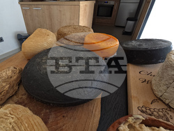 Село Черни Вит - Празник на домашните сирена