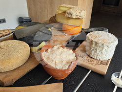 Село Черни Вит - Празник на домашните сирена