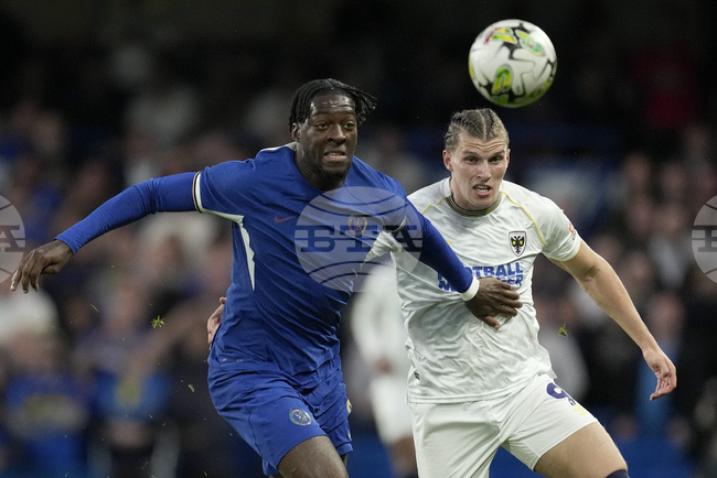 Борусия Дортмунд проучва възможността за привличането на френския защитник на Челси Аксел Дисаси