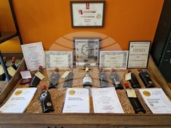 Село Ялово - Винарска изба “Old school wine”