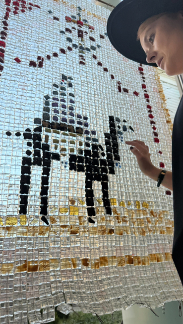 АЗЕРТАДЖ: Азербайджан за първи път участва на Международното биенале на стъклото – произведението „Дервиш“ беше представено в София