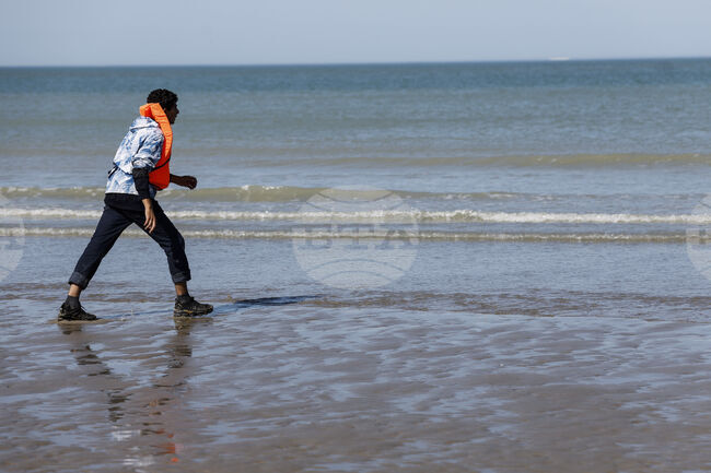 Преместването на търсещите убежище във Великобритания в казарми ще успокои общественото недоволство, заяви британското правителство