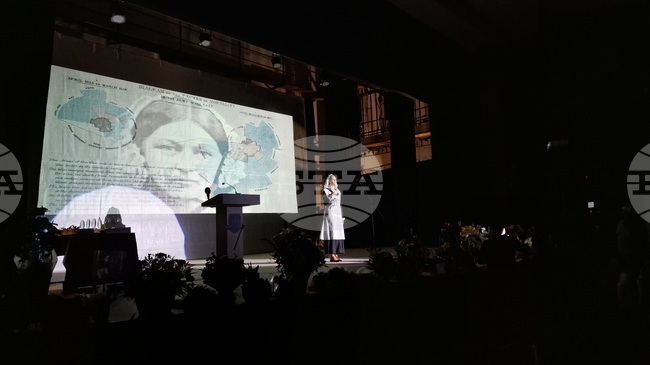 С тържество в Общинския младежки дом в Шумен бяха отбелязани 10 години от създаването на Филиал Шумен към Медицински университет - Варна