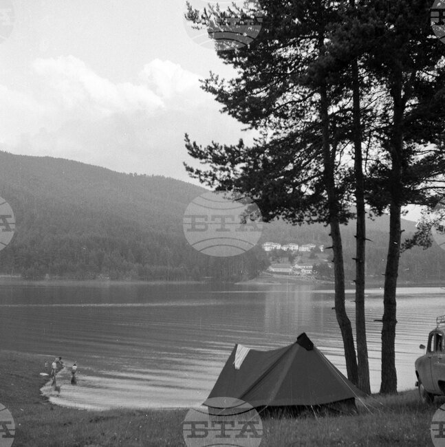 Летен палатков лагер край язовир „Батак“