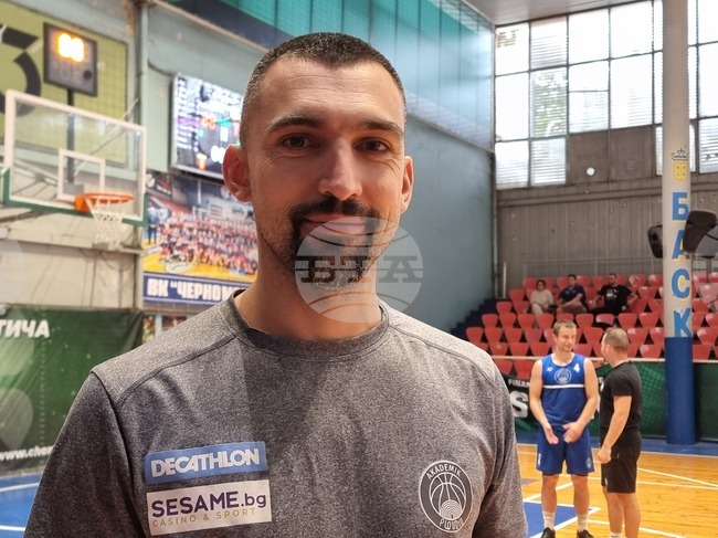 "На този етап селекцията в Академик Бултекс 99 е приключила", каза треньорът Йордан Янков