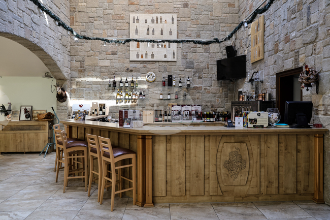 Villa Yustina: Replanting, Sparkling Wines, and Global Reach Drive Modernization
