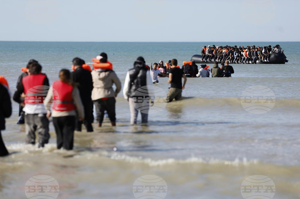 Лодка с мигранти потъна в Ламанша, 94 души бяха спасени
