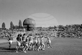 Игра на пушбол през 1953 година на Националния стадион "Васил Левски" по случай Деня на Българската армия, който от 1953 до 1989 г. се отбелязва на 23 септември