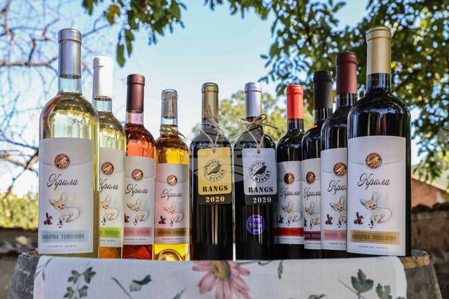 Винарна "Тополово" се стреми производството на вино да става с минимална намеса