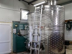 Село Тополово - Винарна „Тополово“