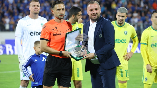 Българският футболен съдия Радослав Гидженов беше включен в групата от 10 арбитри, които ще бъдат под мониторинг за развитие на УЕФА