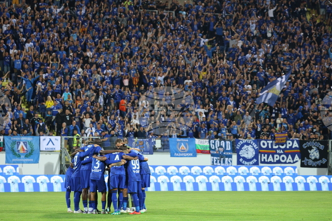 Мобилният магазин на ПФК Левски ще бъде отворен покрай стадион "Васил Левски" преди и след мача в събота, съобщават от клуба