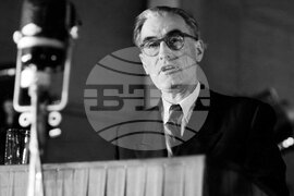 Акад. Георги Цанев - литературен критик