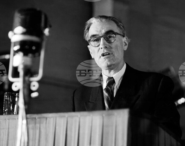 Акад. Георги Цанев - литературен критик