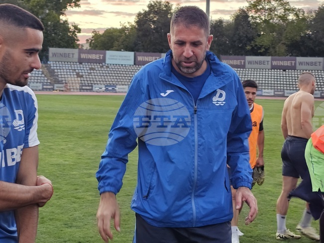 Чакаме мача с Черноморец (Бургас) в Русе с нетърпение, ще е трудно, каза за БТА старши треньорът на Дунав Георги Чиликов