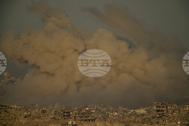 Най-малко 31 души загинаха при израелски удари в Газа на фона на засилване на офанзивата