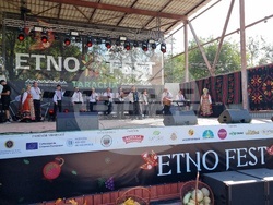 Молдова - Тараклия - Илияна Йотова - етнофестивал - откриване