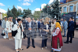 Молдова - Тараклия - Илияна Йотова - етнофестивал - откриване