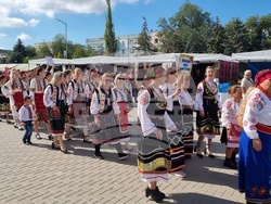 Молдова - Тараклия - Илияна Йотова - етнофестивал - откриване