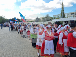 Молдова - Тараклия - Илияна Йотова - етнофестивал - откриване