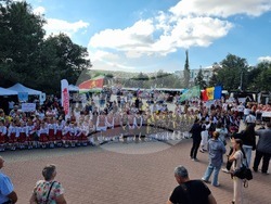 Молдова - Тараклия - Илияна Йотова - етнофестивал - откриване