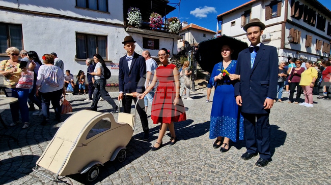 Възстановката „Един пазарен ден“ върна с над сто години времето в Златоград