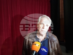 Ямбол - „За кого се вдига завесата“ - нов театрален спектакъл