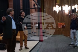 Ямбол - „За кого се вдига завесата“ - нов театрален спектакъл