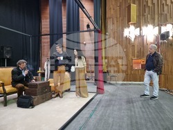 Ямбол - „За кого се вдига завесата“ - нов театрален спектакъл