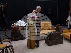 Ямбол - „За кого се вдига завесата“ - нов театрален спектакъл