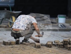 Народно събрание - жълти павета - пренареждане