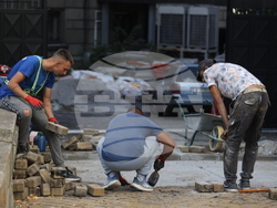 Народно събрание - жълти павета - пренареждане