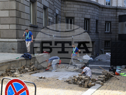 Народно събрание - жълти павета - пренареждане