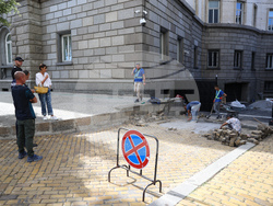 Народно събрание - жълти павета - пренареждане