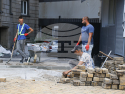 Народно събрание - жълти павета - пренареждане