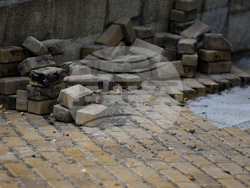 Народно събрание - жълти павета - пренареждане