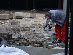 Народно събрание - жълти павета - пренареждане