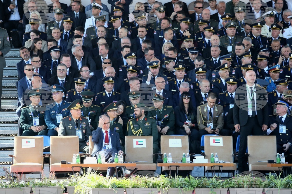 Сърбия - военен парад