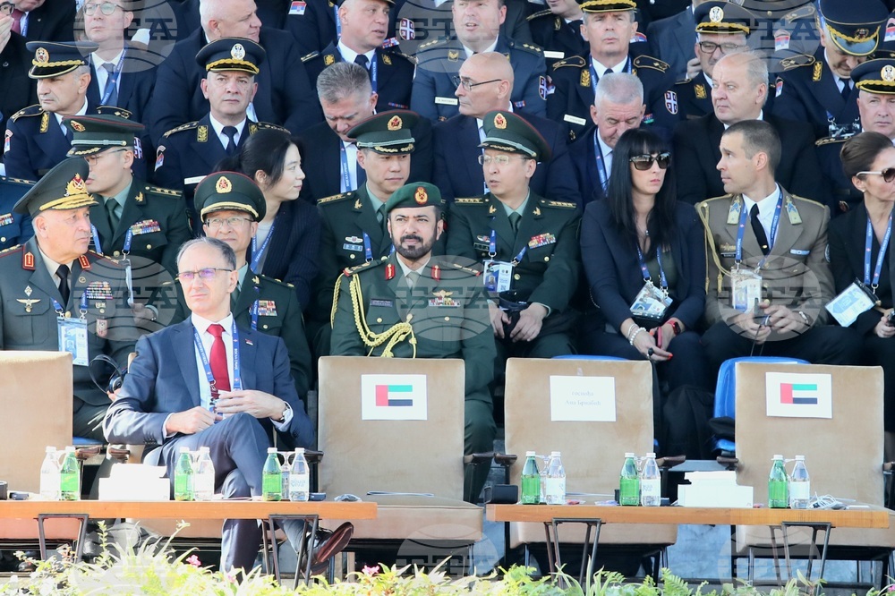 Сърбия - военен парад