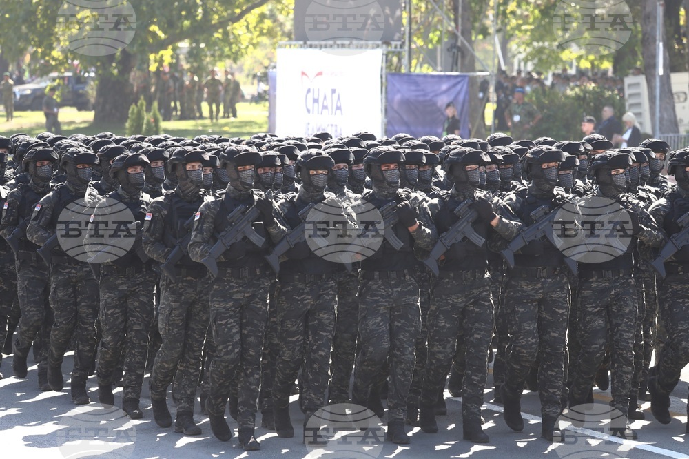 Сърбия - военен парад