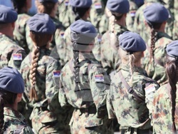 Сърбия - военен парад